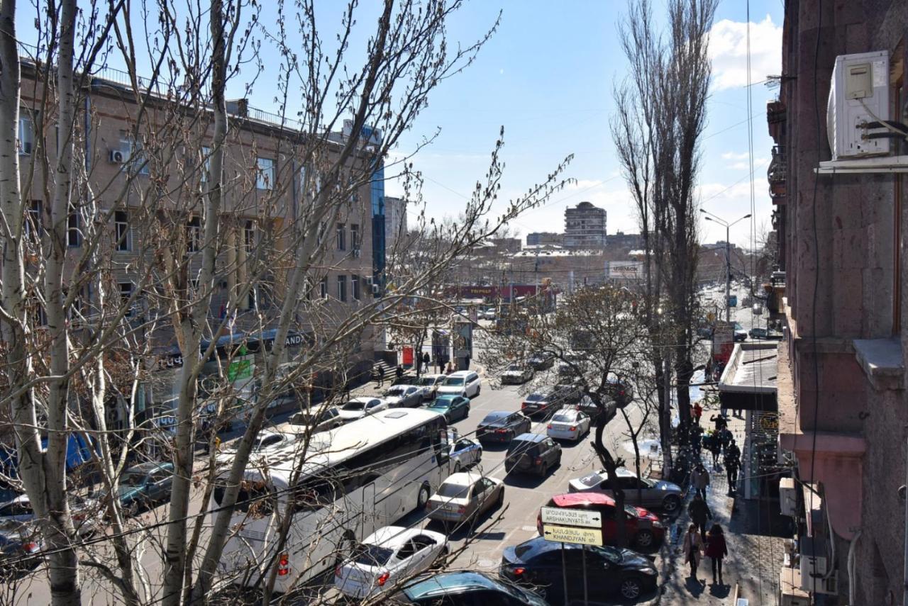 Прекрасная 4-Ех Комнатная Квартира В Самом Центре Yerevan Exterior photo
